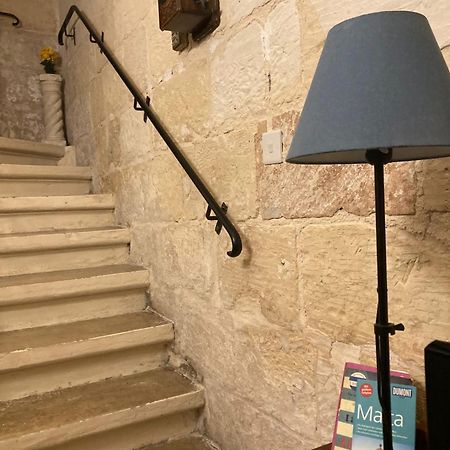 Charming Central Townhouse In Sliema Steps From Promenade And Sliema Ferry Daire Dış mekan fotoğraf