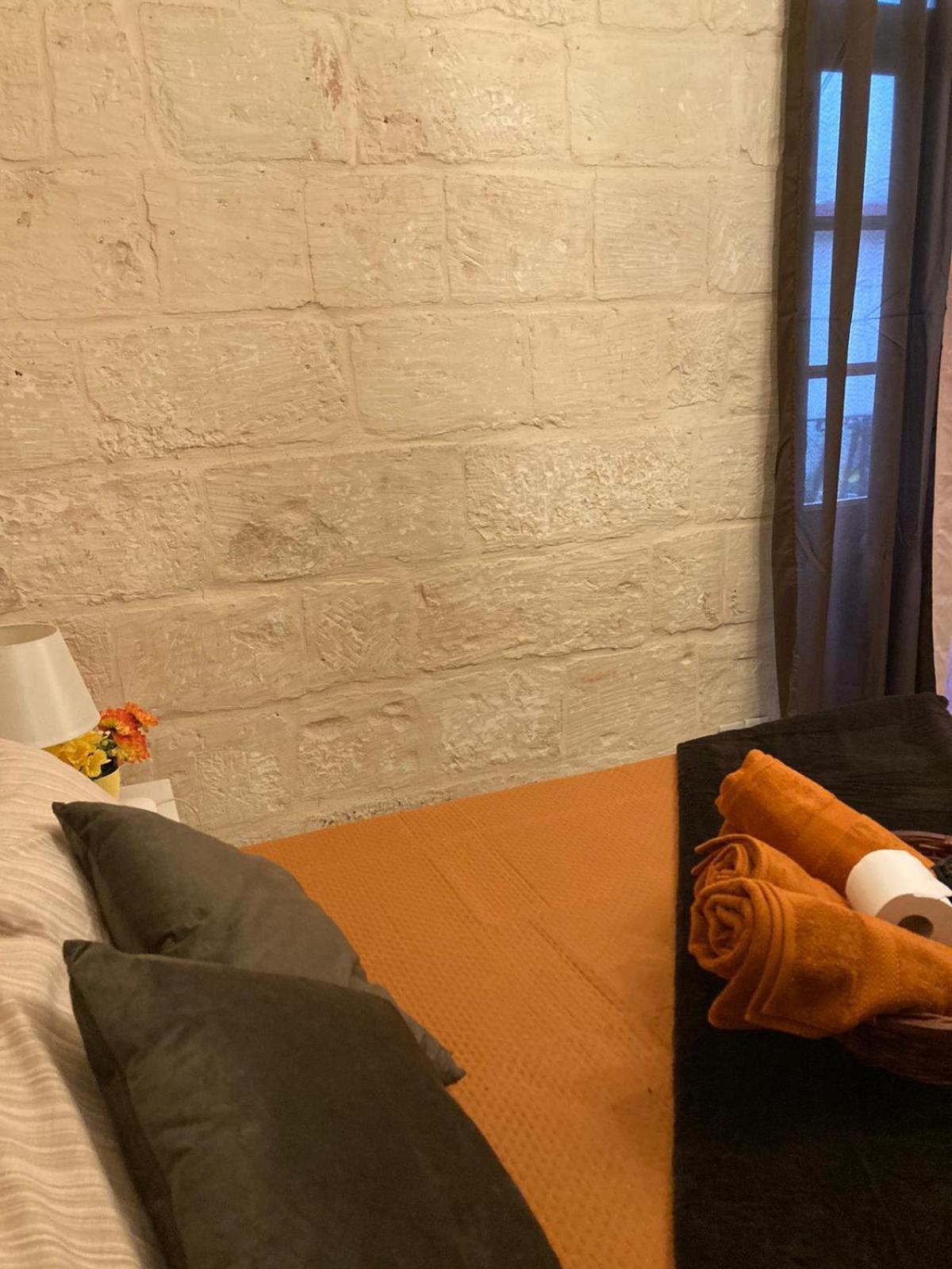 Charming Central Townhouse In Sliema Steps From Promenade And Sliema Ferry Daire Dış mekan fotoğraf