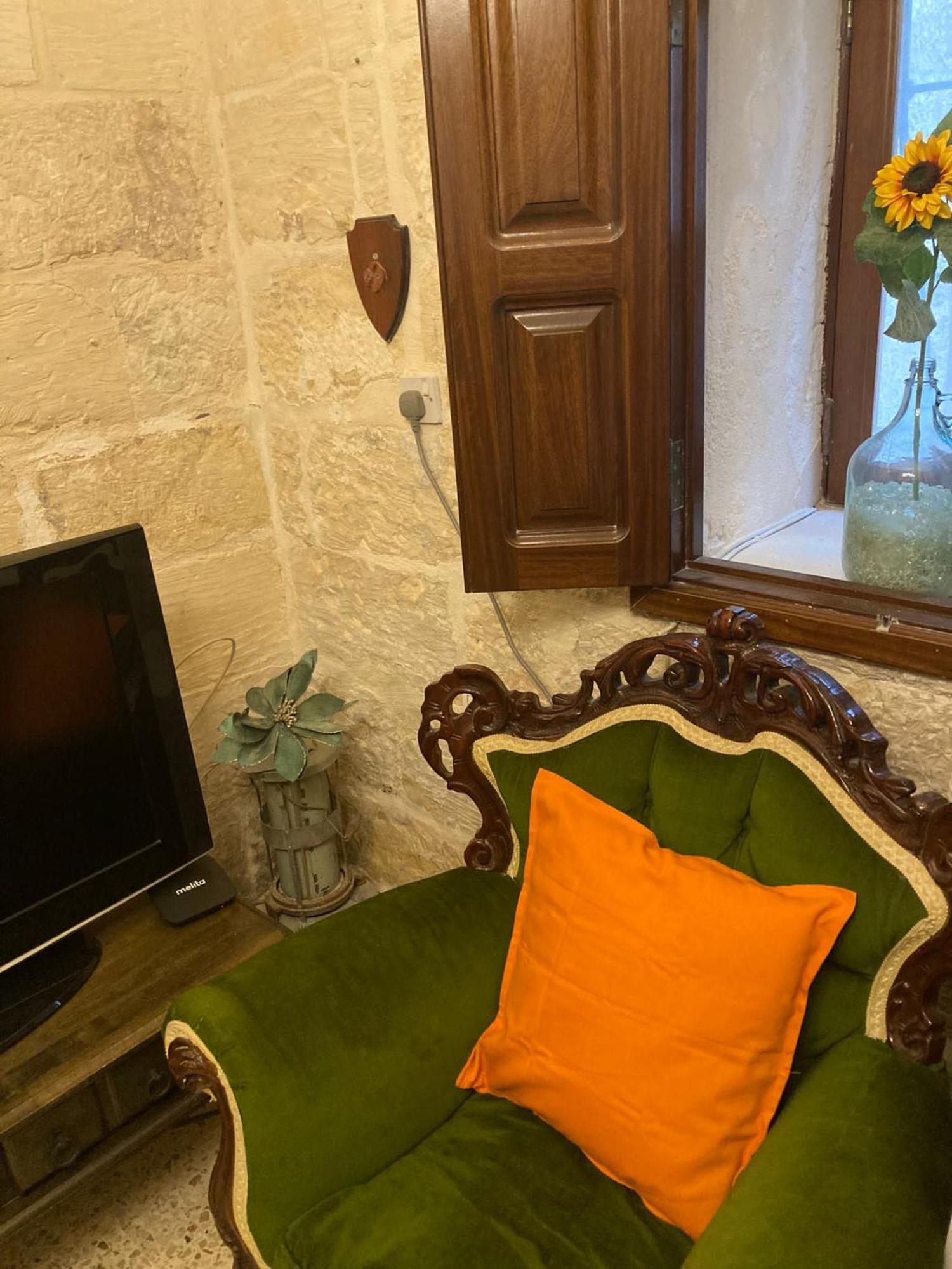 Charming Central Townhouse In Sliema Steps From Promenade And Sliema Ferry Daire Dış mekan fotoğraf